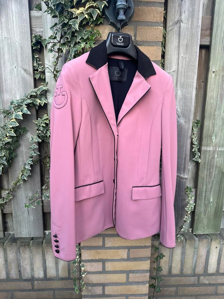 Cavaliara toscana wedstrijd jasje roze 36, Dieren en Toebehoren, Paardrijkleding, Nieuw, Dames, Bovenkleding, Overige soorten