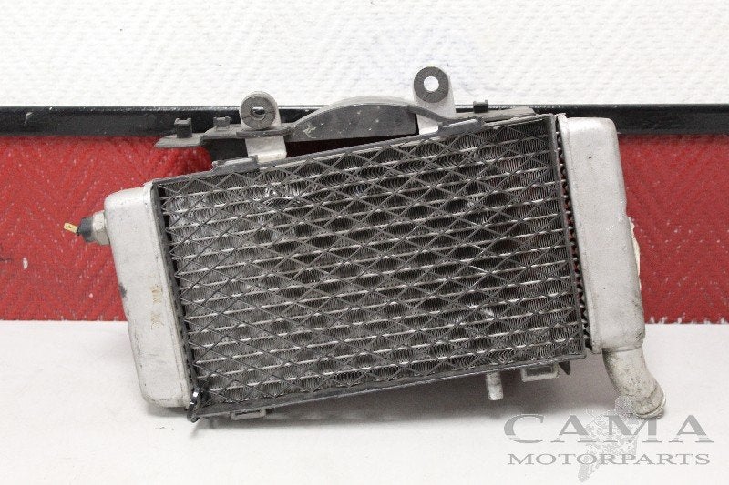 RADIATEUR LINKS Honda VFR 800 Fi 1998-2001 (VFR800Fi RC46), Dhr. S. di Majo, Gebruikt, Info@cama-motorparts.nl, P.J. Troelstraweg 8 8
3144 CX  MAASSLUIS, NL