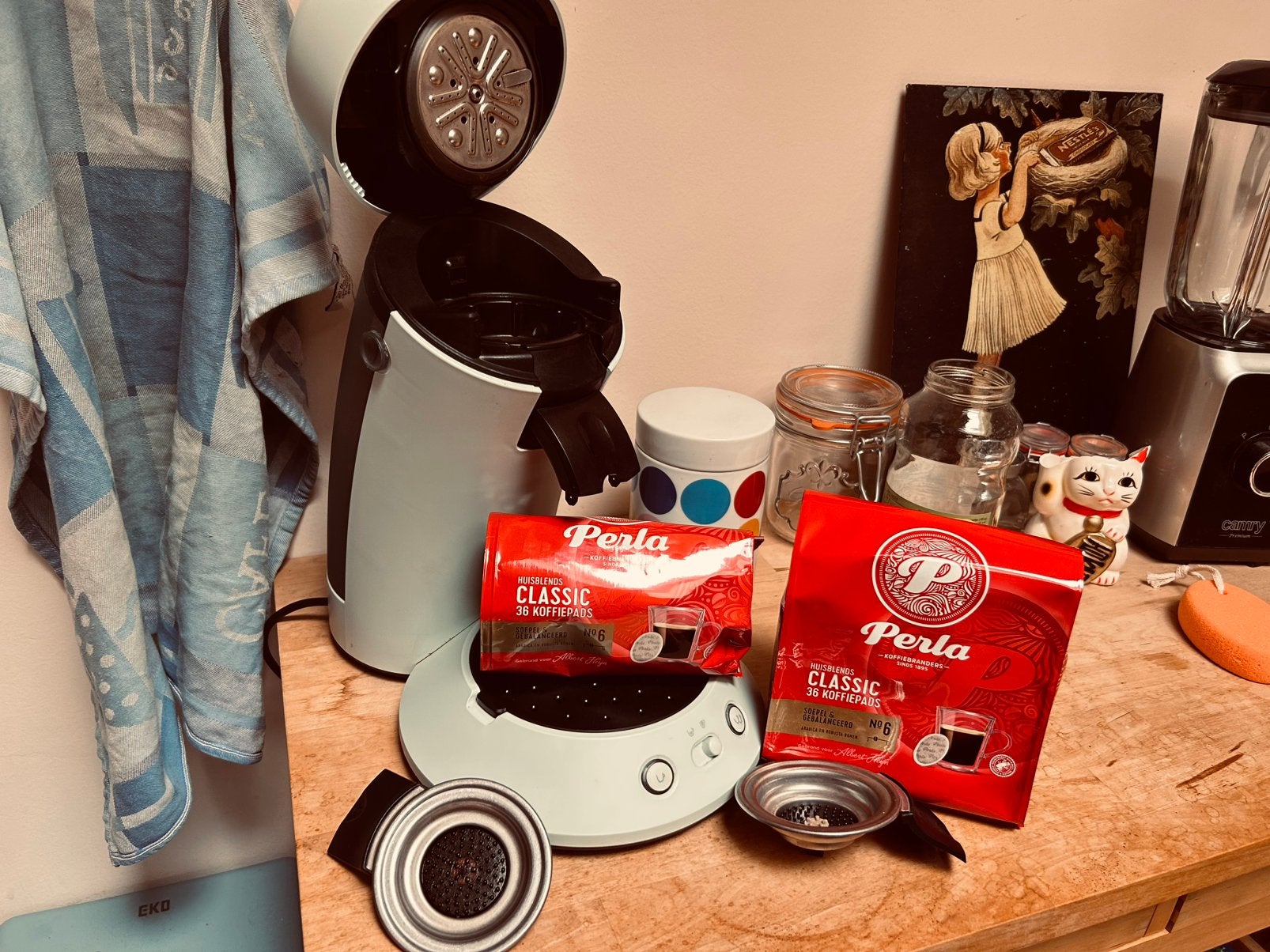 Senseo + Pads, Electroménager, Cafetières, Réservoir d'eau amovible, Comme neuf, Dosettes et capsules de café, 2 à 4 tasses