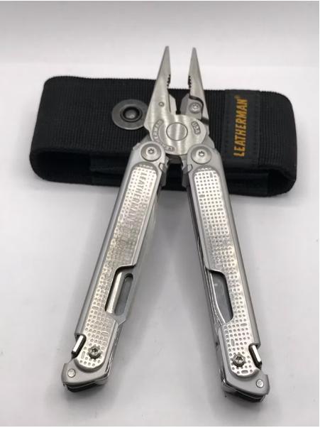 LEATHERMAN Free P2 multitool zakmes NIEUW /zw hoes, Ophalen of Verzenden