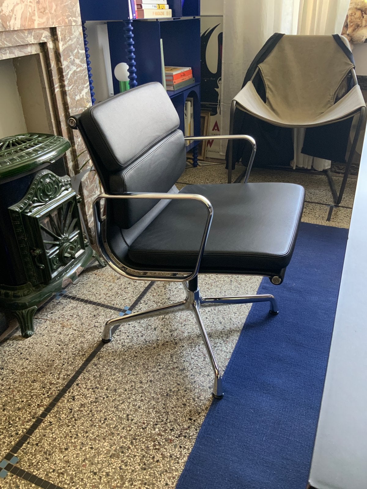 Originele Vitra EA208, Ophalen, Zwart, Zo goed als nieuw, Bureaustoel