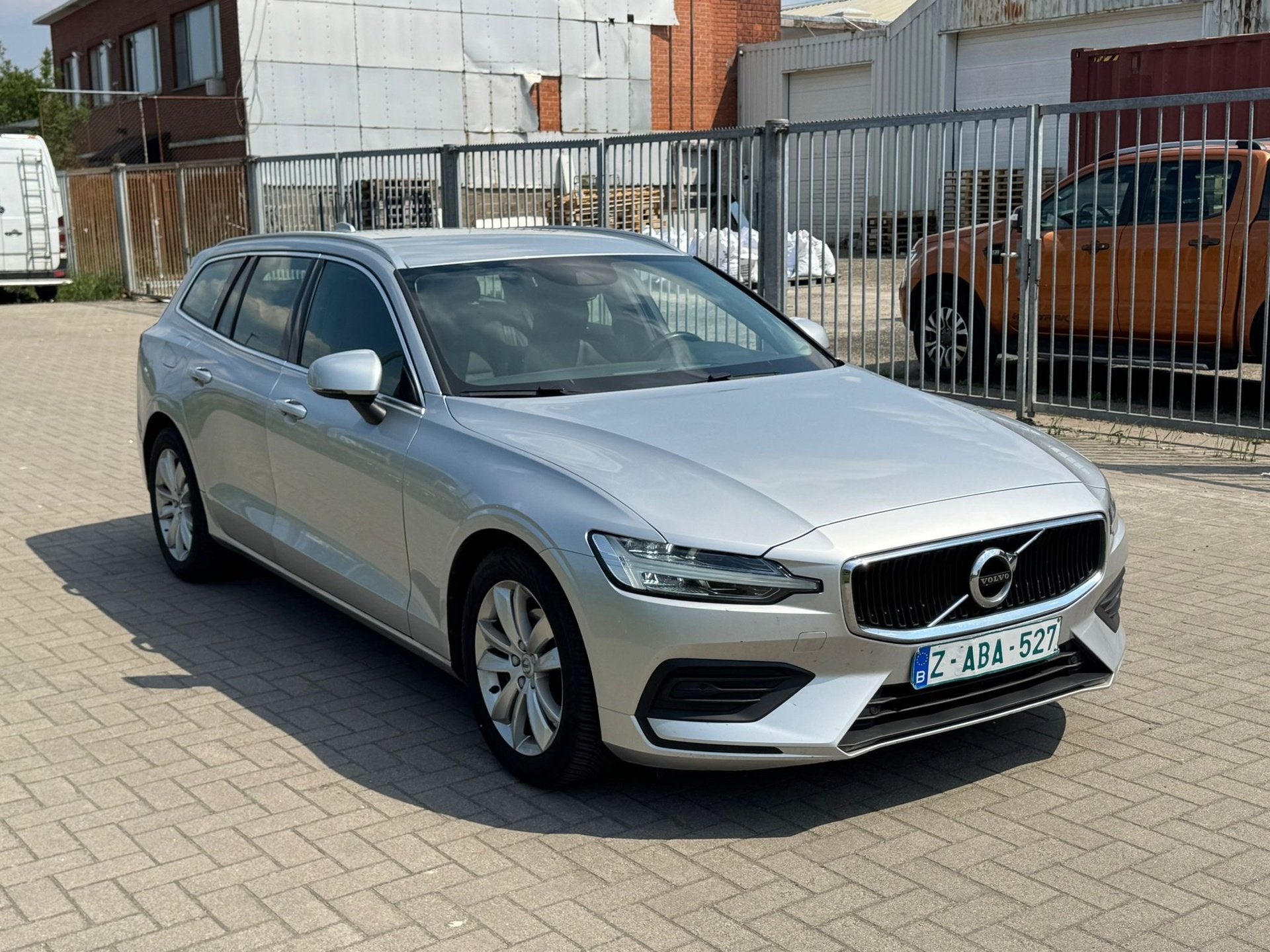 Volvo V60 | Automaat | 2.0 Diesel, Cuir, Argent ou Gris, Achat, Intérieur cuir