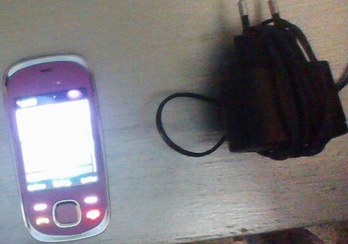 gsm nokia 7230 fushia, Télécoms, Enlèvement, Comme neuf, Modèle coulissant