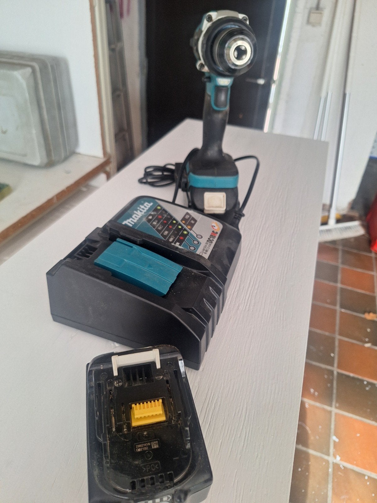 boormachine makita, Ophalen, Makita