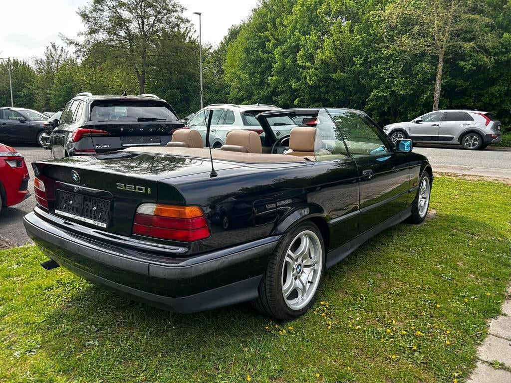 BMW 320i cabriolet, foto 8