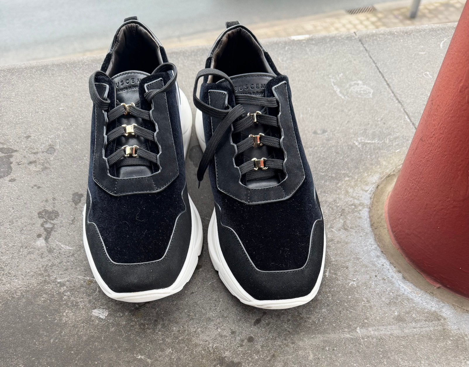 B. Sneakers maat 43 nieuw, Ophalen of Verzenden, Zo goed als nieuw, Wit, Sneakers