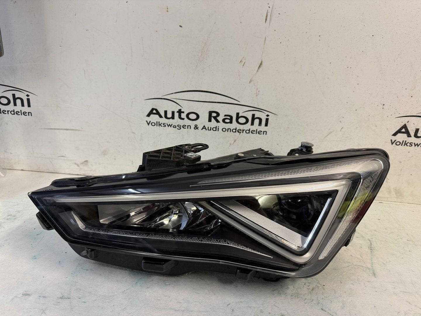 Cupra Formentor Koplamp LINKS FULL LED 5FG941007F, Gebruikt, -, -, Ophalen of Verzenden