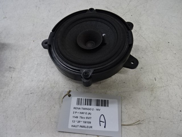 HAUT PARLEUR / ENCEINTE Renault Twingo II (CN), Renault, Utilisé, Peter-Huppertz-Straße 5
51063  Köln, DE, Dialog.deutschland@renault.de