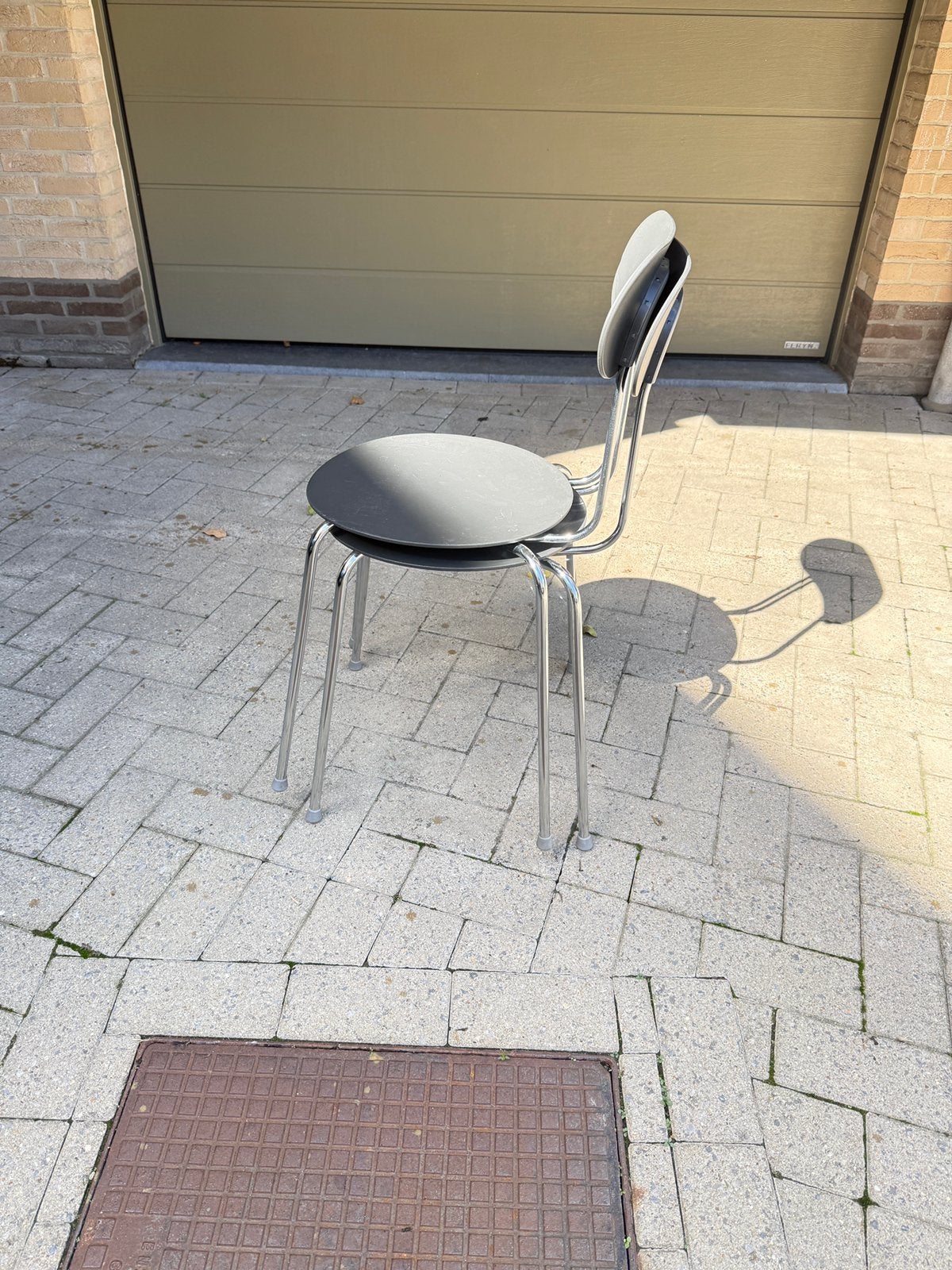 Set van 2 originele Magis Mariolina stoelen – Enzo Mari, Huis en Inrichting, Ophalen, Zo goed als nieuw, Grijs, Twee