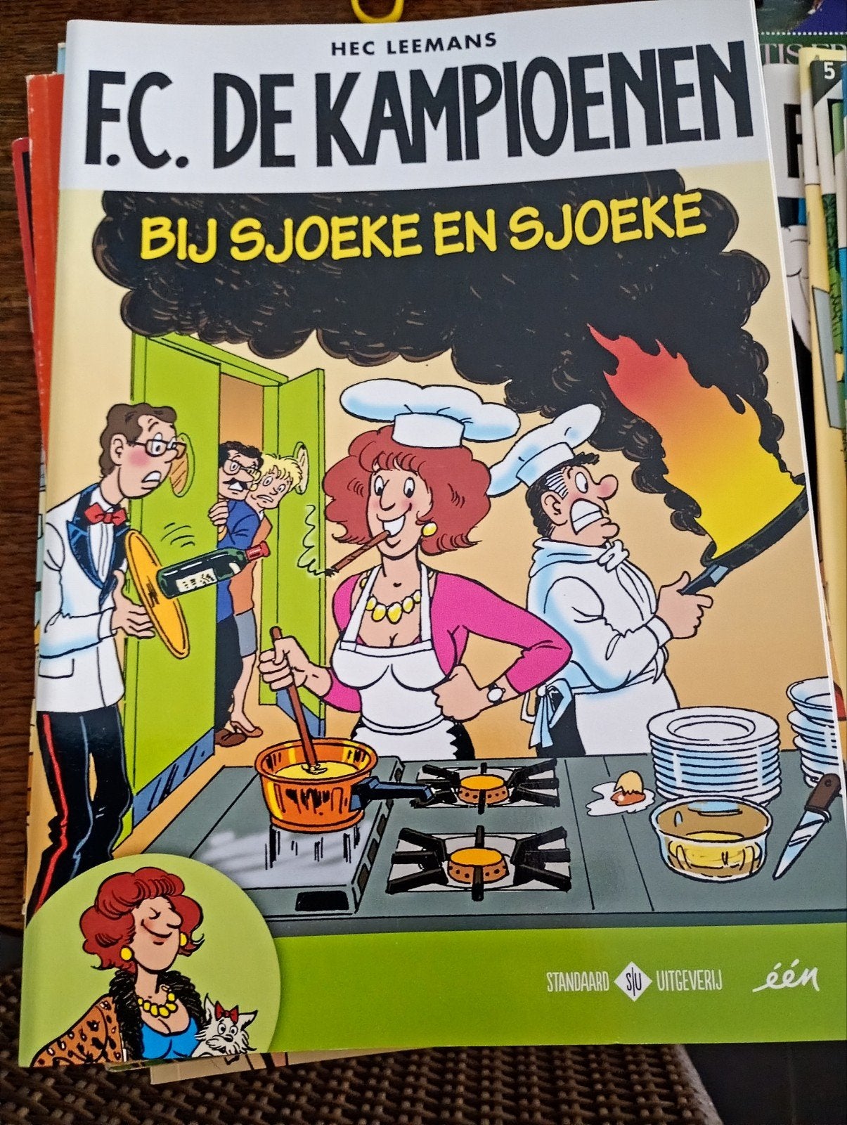 Fc de kampioenen: bij sjoeke en sjoeke, Ophalen