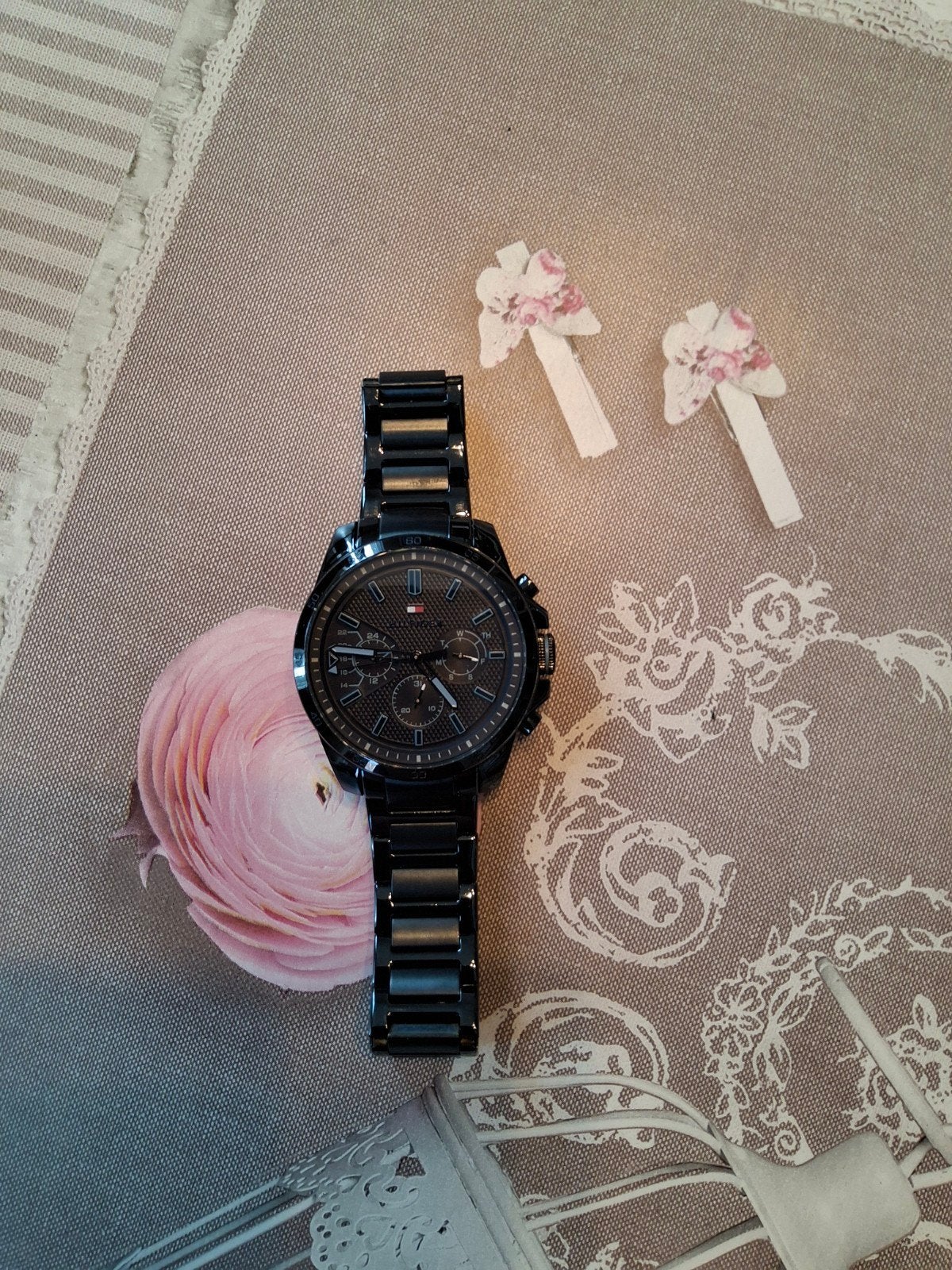 montre tommy hilfiger, Bijoux, Sacs & Beauté, Enlèvement ou Envoi, Comme neuf, Montre-bracelet