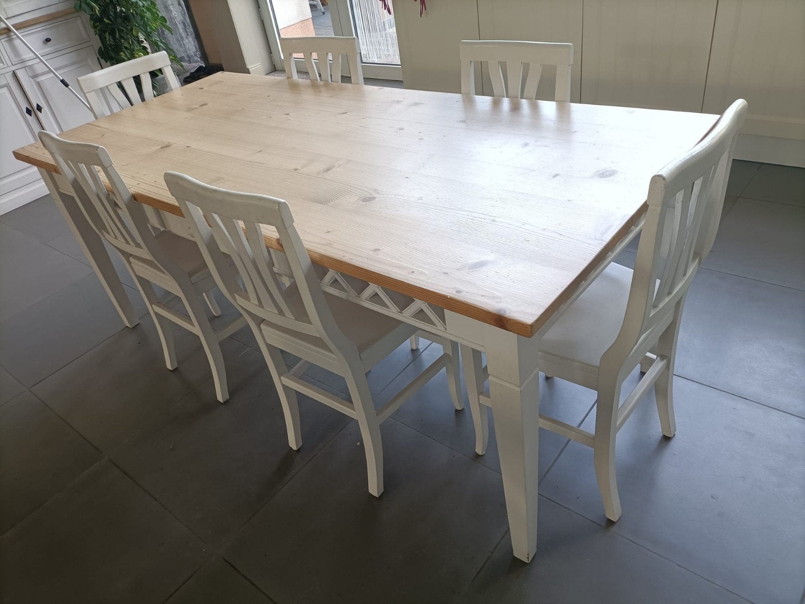 eettafel met 6 witte stoelen, Ophalen