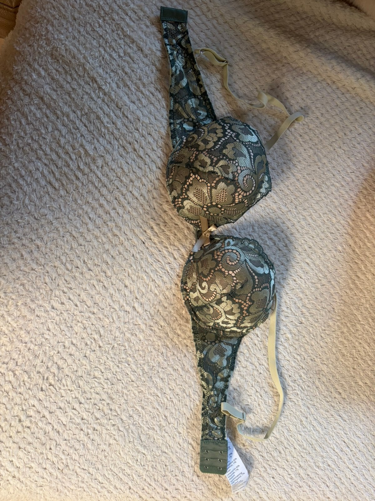 2 splinternieuwe kanten bh’s maat 75c, Kleding | Dames, Ondergoed en Lingerie, Ophalen, BH