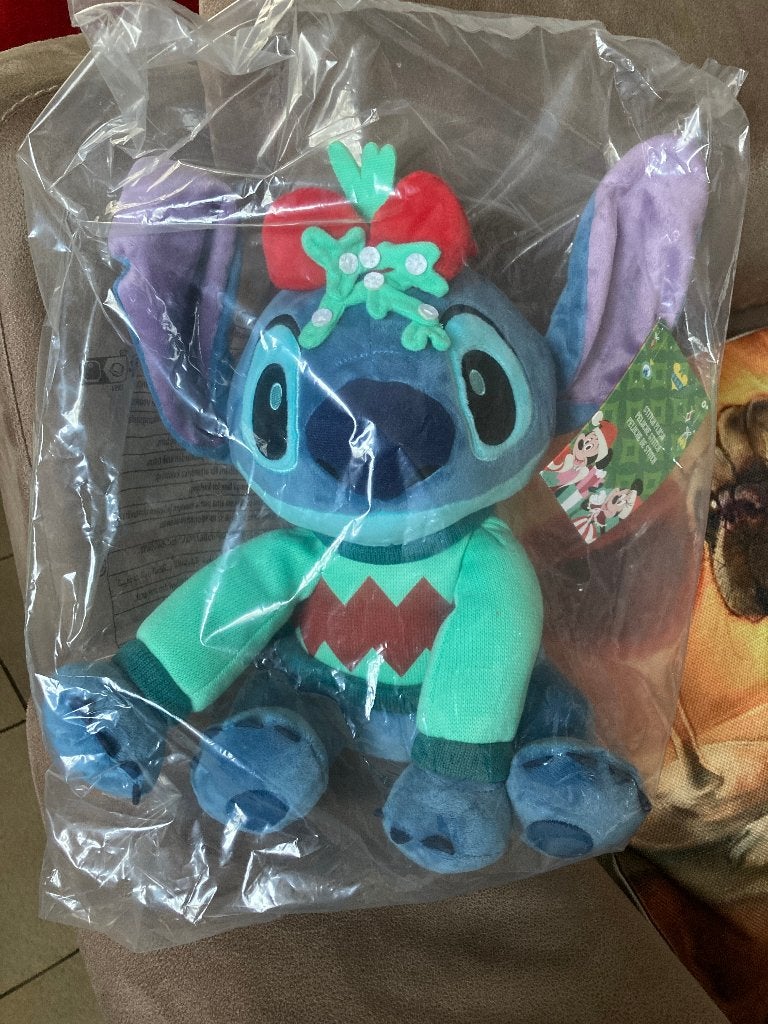 Nieuwe Disney kerst knuffel Stitch - Disney Store, Ophalen of Verzenden, Nieuw, Knuffel