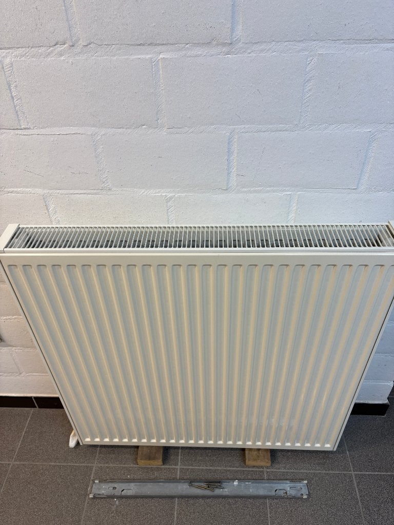 Radiator Superia Kompakt Type 22 H90xB90, Bricolage & Construction, Chauffage & Radiateurs, 800 watts ou plus, Enlèvement, Utilisé