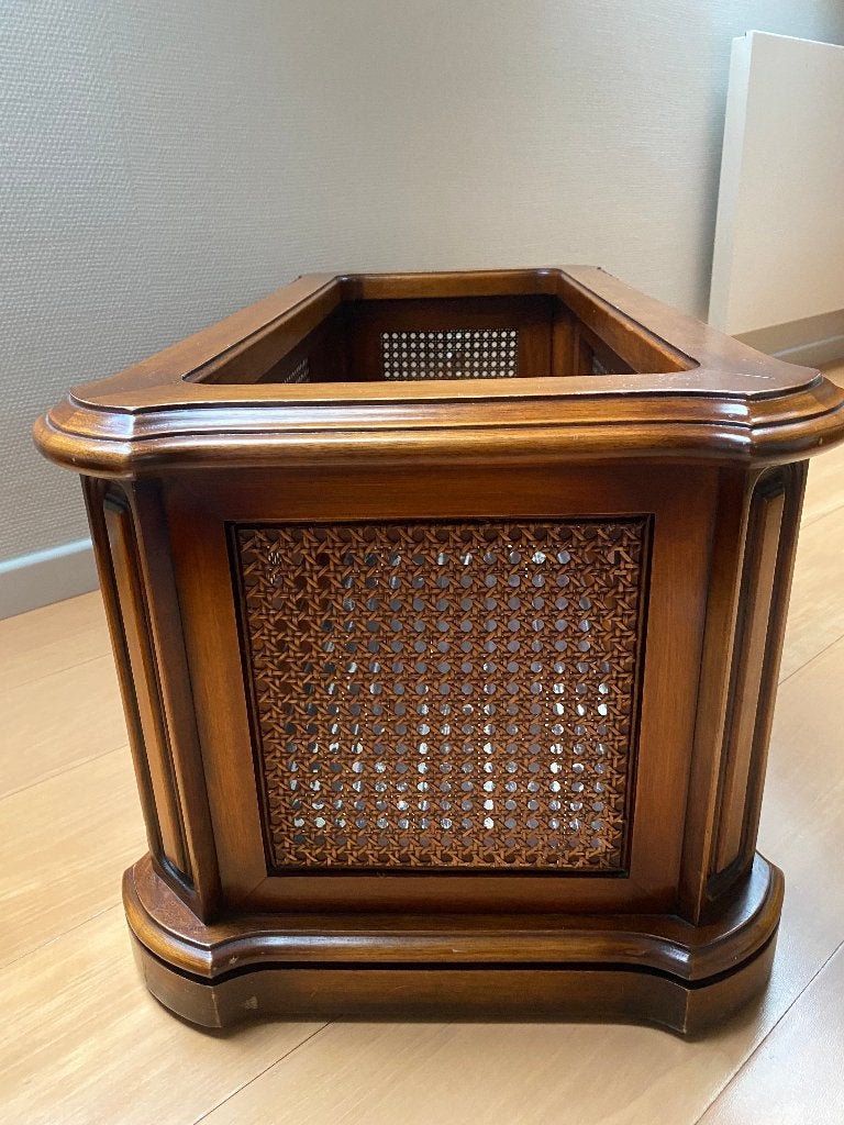 Plantenbak in notelaar met rotan afwerking, Antiek en Kunst, Ophalen