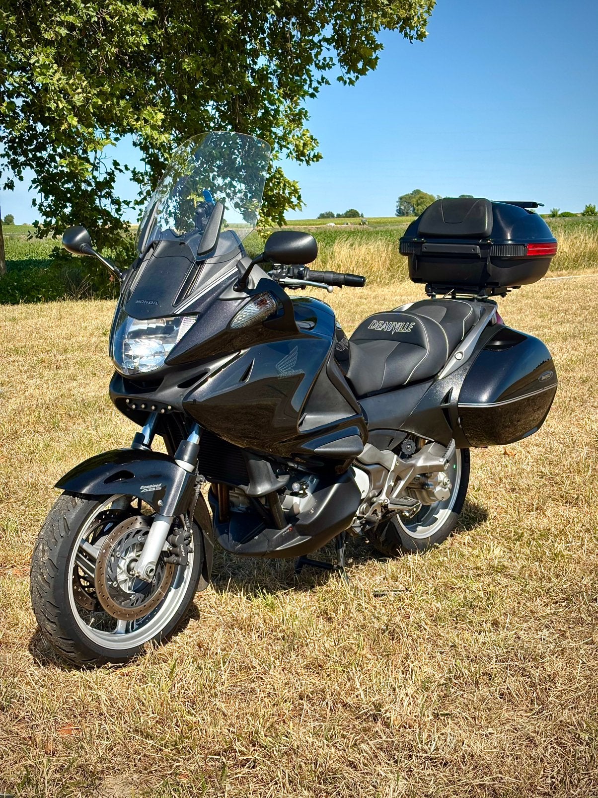 Honda Deauville 700 ABS - 2009 - parfait état !, Motos, Permis Moto A, Tourisme, 2 cylindres, Particulier