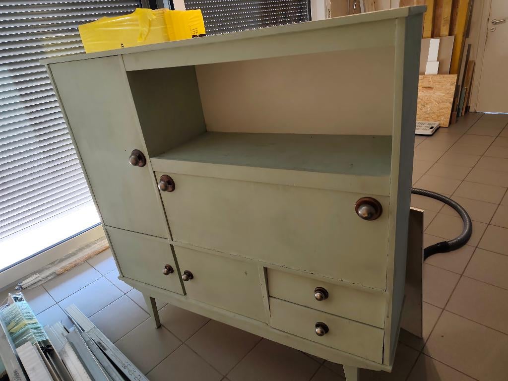 Vintage kast op te maken, Enlèvement