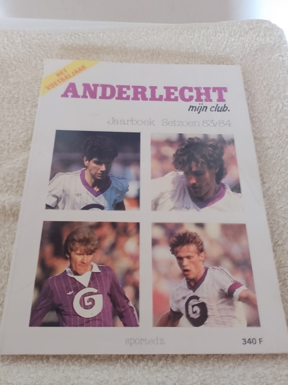 Anderlecht mijn club jaarboek seizoen 83/83, Boeken, Ophalen of Verzenden