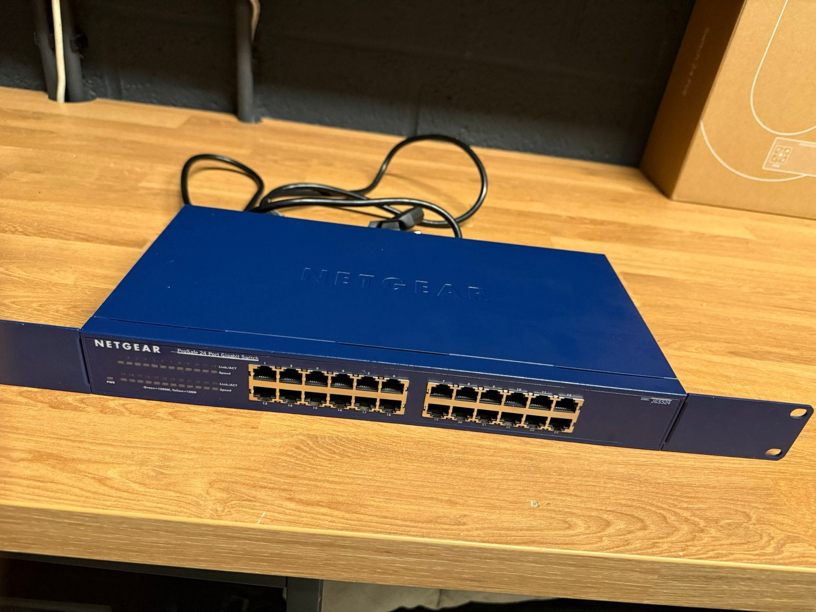switch NETGEAR ProSafe JGS524 v2, 24 ports Gigabit m, Ophalen, Zo goed als nieuw