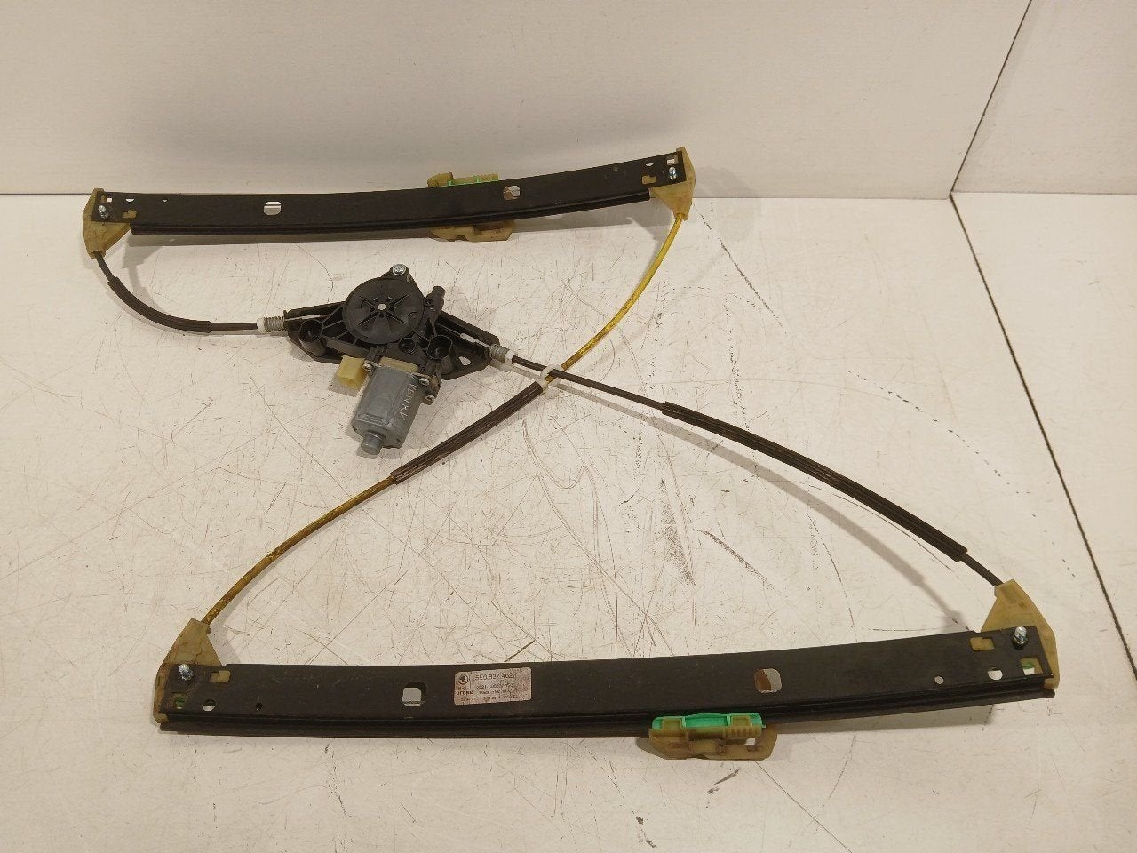 Raammechaniek elektrisch rechts voor Skoda Octavia, Onderdelen@venauto.nl, Van der Ven Autorecycling B.V., Gebruikt, Ettenseweg 76, 4706 PB Roosendaal, The Netherlands
