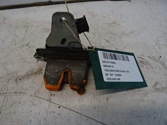 SERRURE COFFRE Skoda Fabia (6Y5) (01-2000/12-2007), Autos : Pièces & Accessoires, Utilisé, Skoda, Haillon arrière
