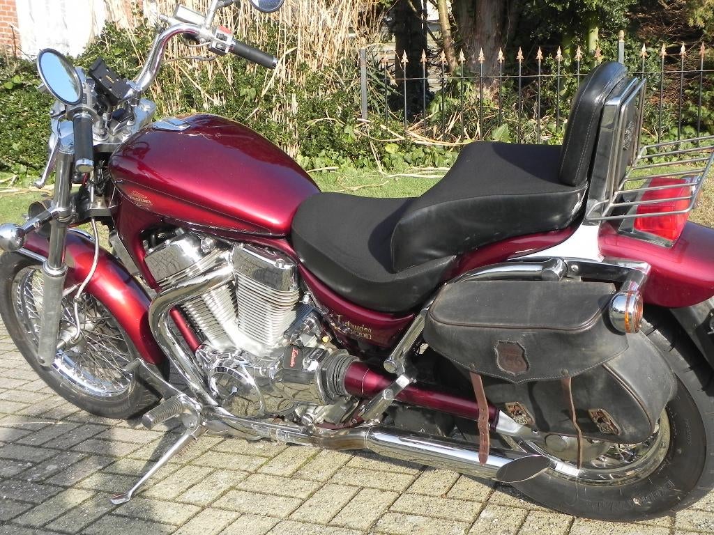 suzuki intruder 1400  met zeer veel onderdelen, Motoren, Motoren | Suzuki, Particulier, Ophalen
