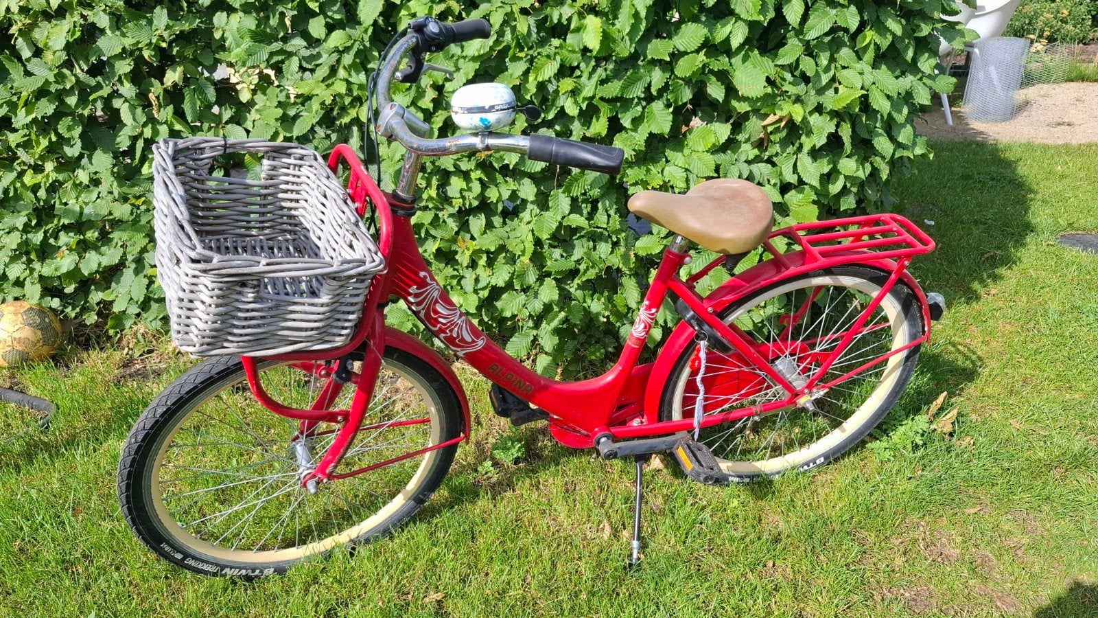 Meisjesfiets oerdegelijk, Ophalen