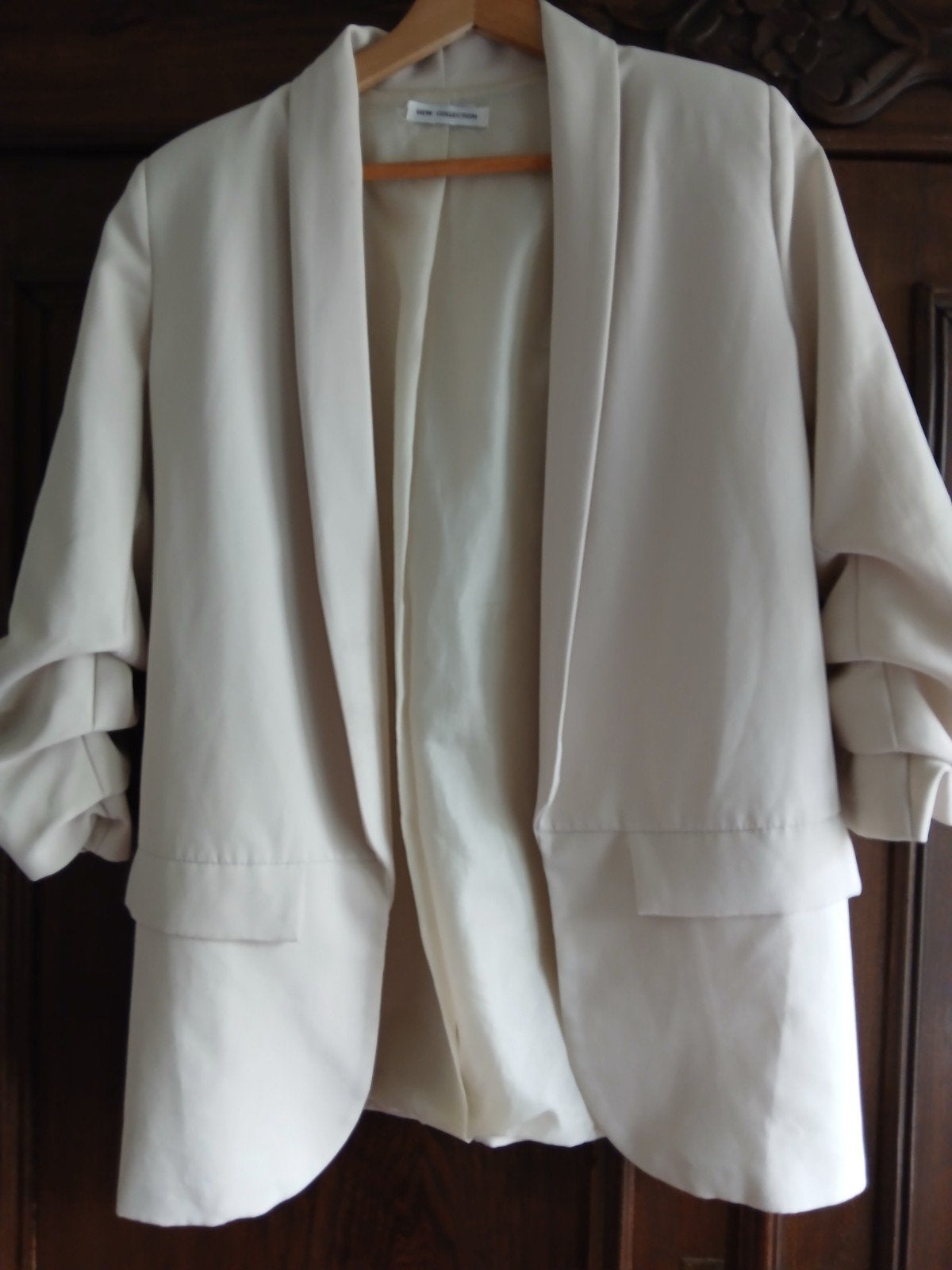 gilet pour femme, toute nouvelle collection, Vêtements | Femmes, Taille 38/40 (M), Enlèvement ou Envoi, Beige, Comme neuf