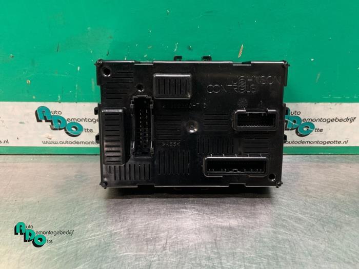Zekeringkast van een Renault Clio (Clio 3 06-), Gebruikt, -, Renault, -