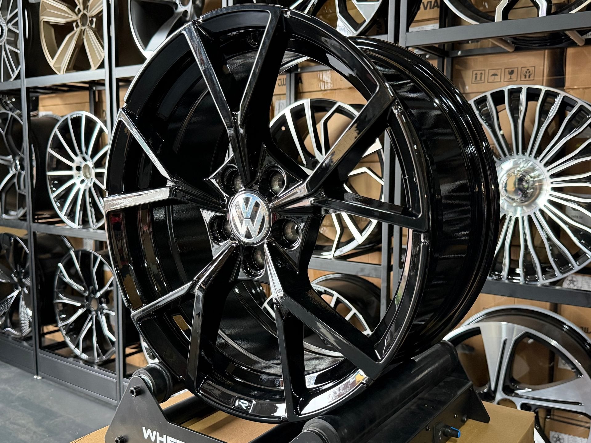 17'' VW ESTORIL R LOGO 5X100 Polo 6R Audi A1 TAIGO T-CROSS, Auto-onderdelen, Velg(en), -, -, Nieuw