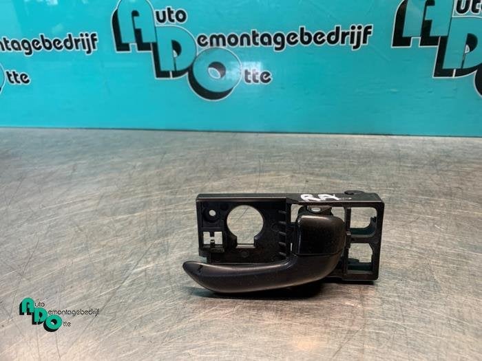 Poignée portière 4portes arrière droite d'un Hyundai I10, -, 3 mois de garantie, Utilisé, Hyundai