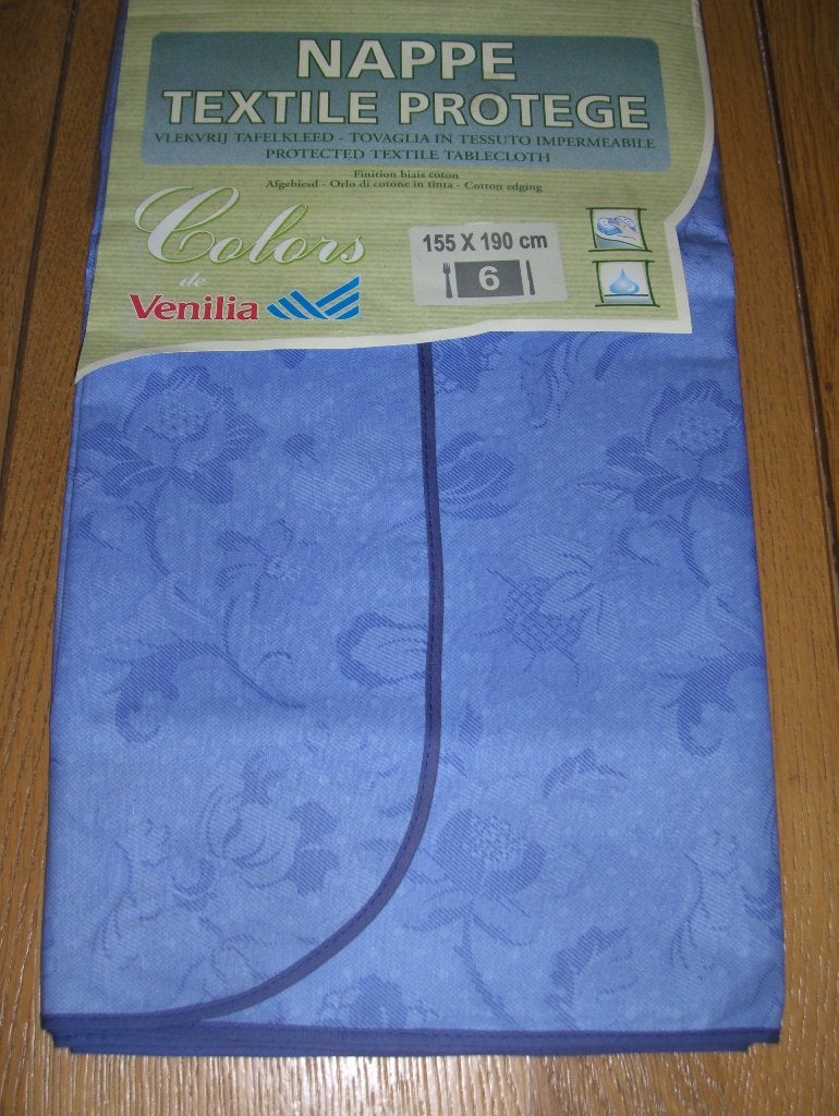 Nappe rect.plastifiée. 1 M 90 x 1 m 55. Finie biais.., Maison & Meubles, Nappe, Enlèvement ou Envoi