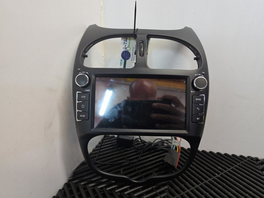 ECRAN GPS Peugeot 206 (2A / C/H/J/S) (01-1998/12-2012), Kontakt-peugeot@peugeot.com, Utilisé, Peugeot Deutschland GmbH, Bahnhofsplatz
65423  Rüsselsheim, DE