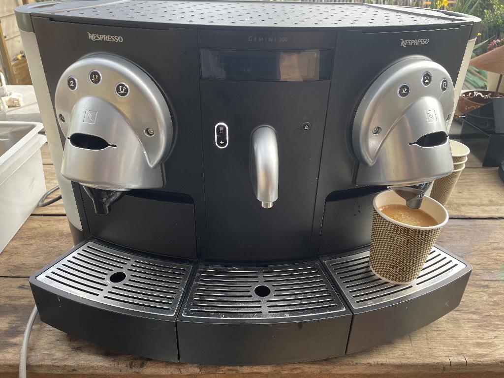 Professionele nespresso machine te huur, Ophalen of Verzenden, Zo goed als nieuw