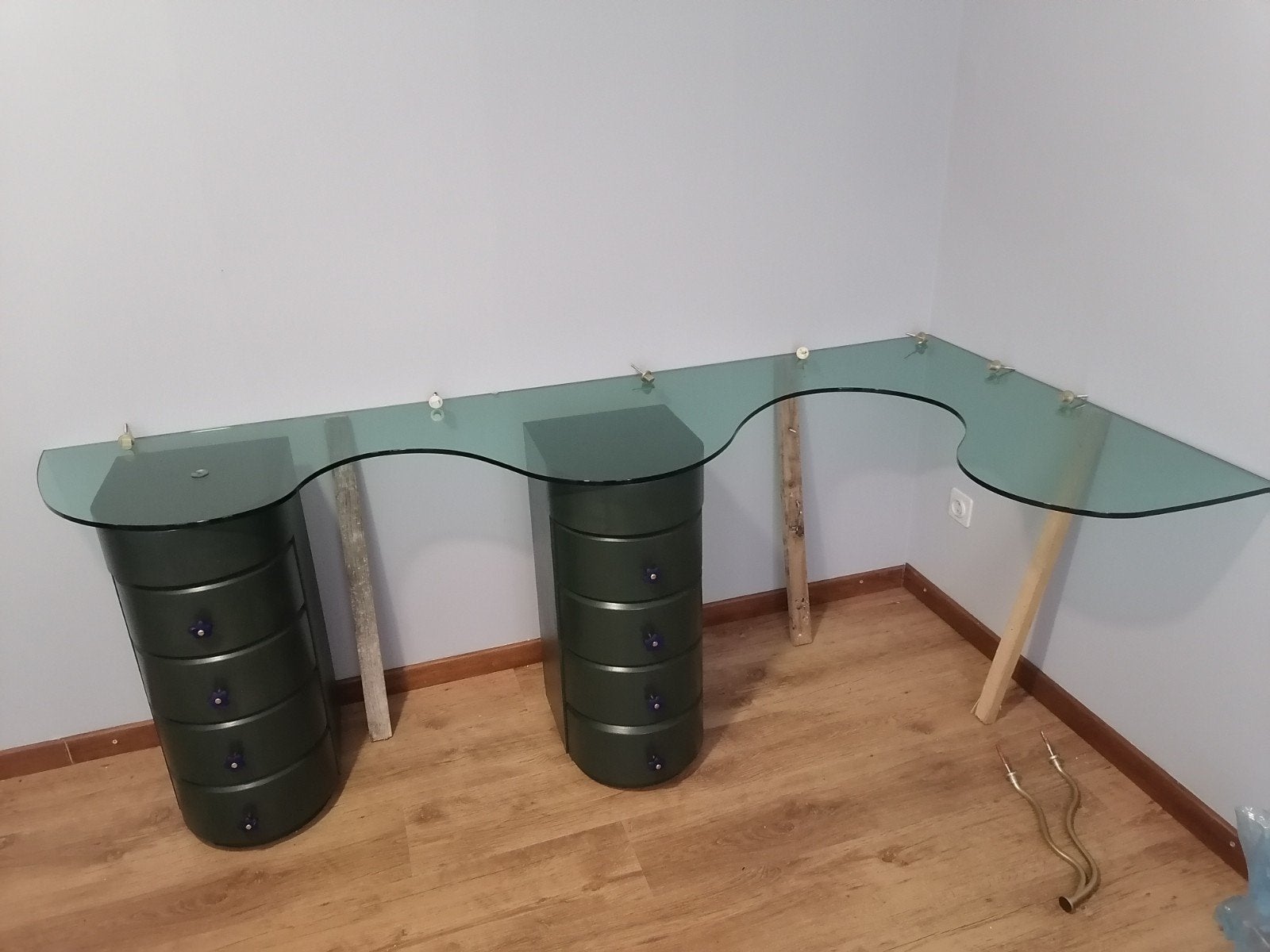 Design Sidetable Groen Glas Goud, Antiek en Kunst, Ophalen, Goud, Glas, Handgemaakt