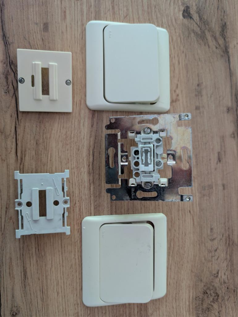 Lot matériel électrique NIKO, Bricolage & Construction, Enlèvement ou Envoi, Interrupteur