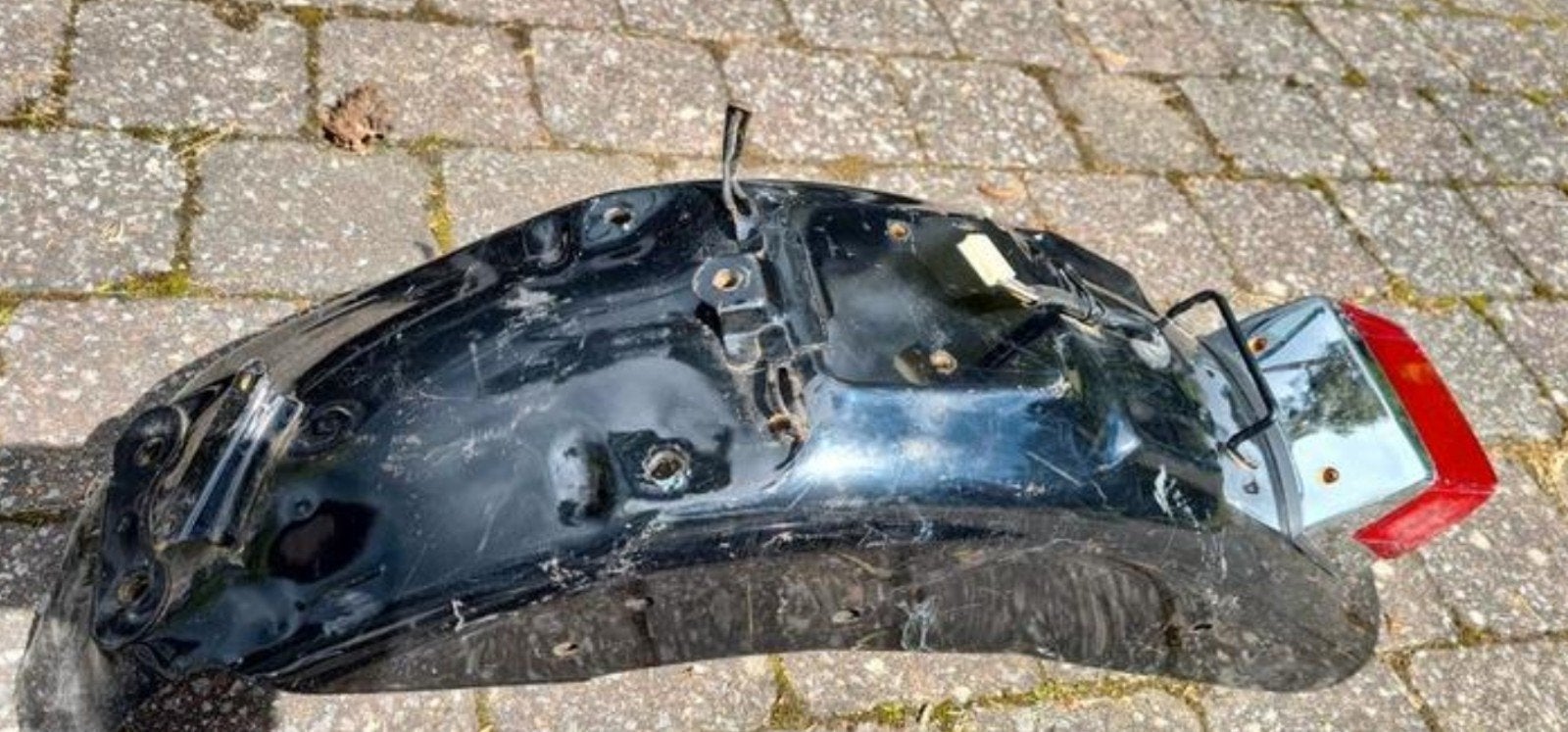 Garde-boue arrière, Suzuki LS 650, Enlèvement