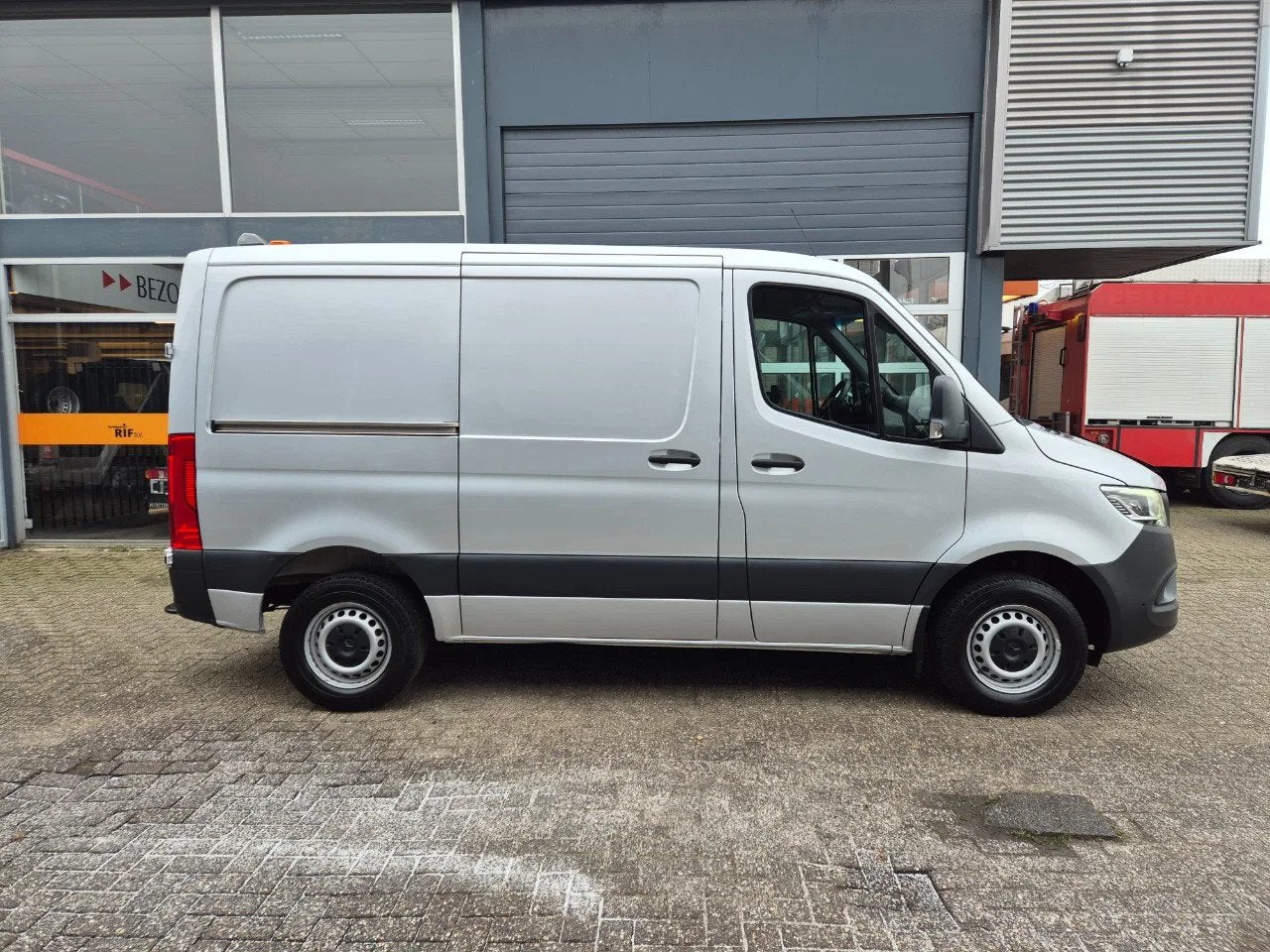 Mercedes-Benz Sprinter 317 CDI L1H1 Aut/ Standkachel/ Sortim, Argent ou Gris, Achat, Euro 6, Entreprise