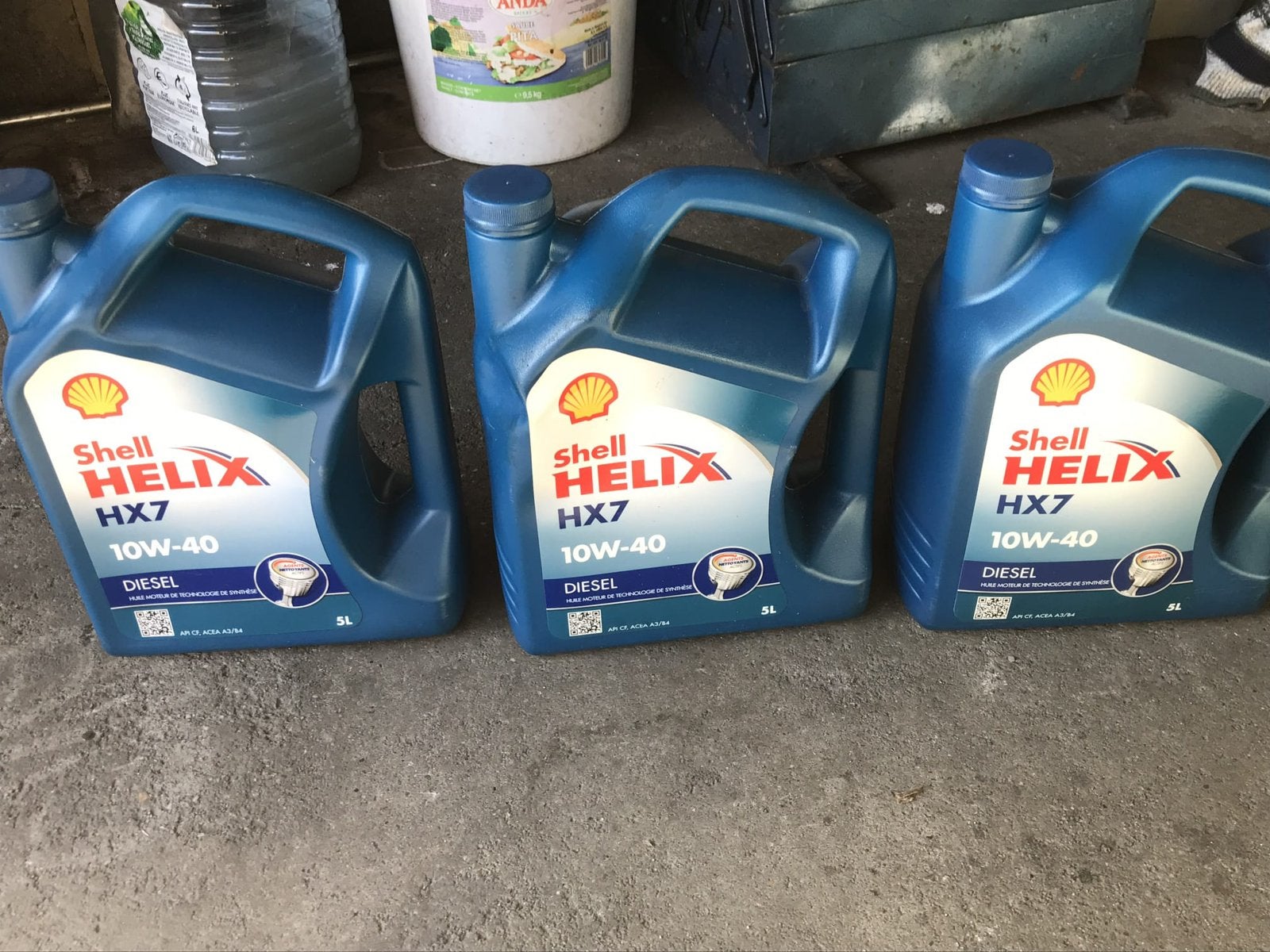 Huile moteur Shell Helix HX7 Diesel 10W-40 – 5 L – 30 €, Enlèvement