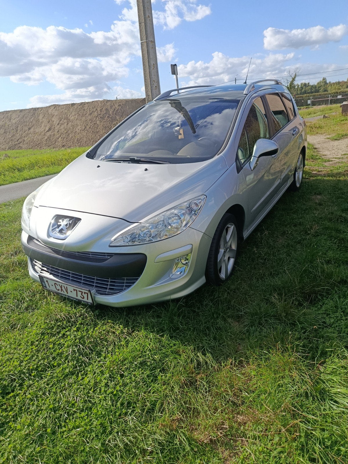 bien lire l'annonce. Peugeot 308 sw 16i boîte automatiques, Autos, Noir, 5 portes, Automatique, Particulier