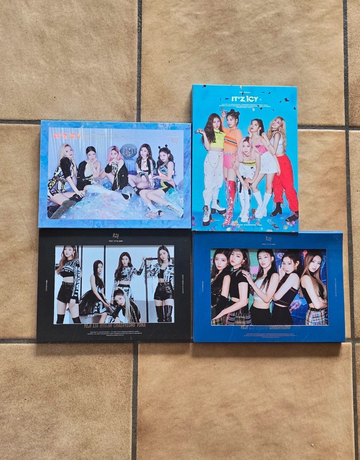 Lot 4 albums ITZY It'z Icy & It'z me, CD & DVD, CD | Musique du monde, Digipak, Utilisé, Album, Autres genres