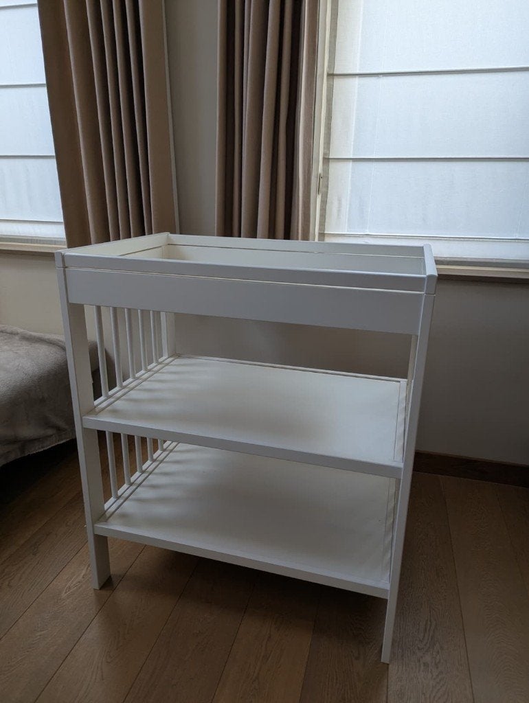 IKEA GULLIVER commode – wit (incl opbergmanden), Kinderen en Baby's, Badjes en Verzorging, Ophalen, Zo goed als nieuw, Overige typen
