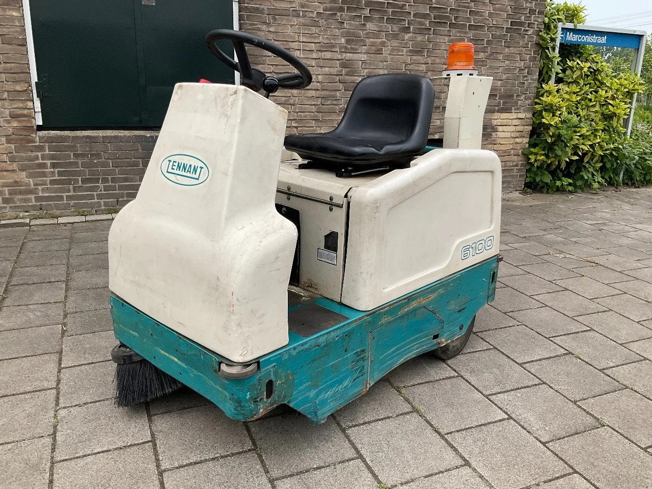 TENNANT 6100 Veegmachine / Heftruck (bj 2008), Zakelijke goederen, Yilmaz Heftrucks, Yilmazheftruck@gmail.com, Marconistraat 2
3133KL  Vlaardingen, NL
