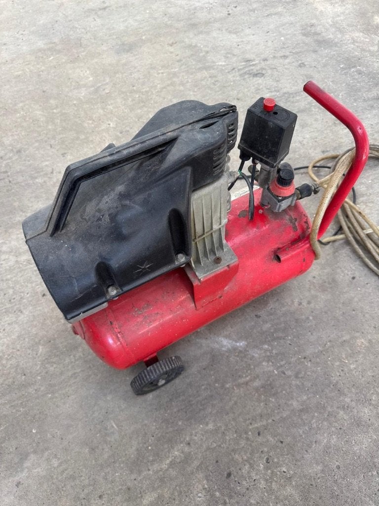 compressor, Doe-het-zelf en Bouw, Compressors, Ophalen, Gebruikt, 6 tot 10 bar, Minder dan 25 liter