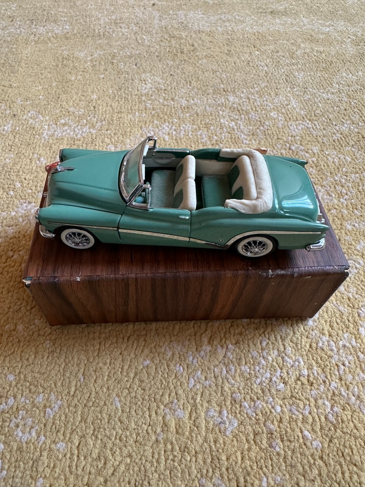 Vintage modelauto cabrio – groen met wit interieur, Ophalen of Verzenden, Zo goed als nieuw, Auto