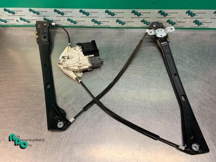 Mécanique vitre 4portes avant gauche d'un Volkswagen Jetta, Volkswagen, -, 3 mois de garantie, Utilisé