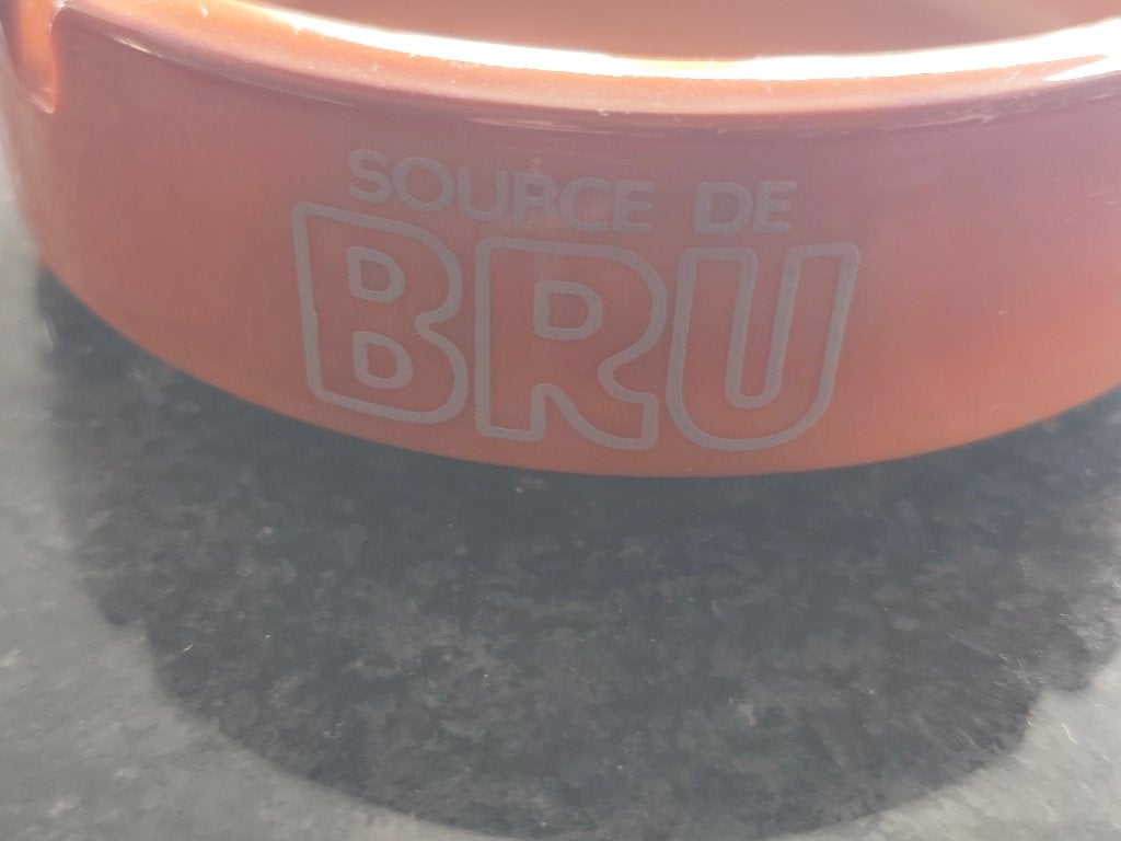 Ancien cendrier publicitaire Source de Bru, Enlèvement, Comme neuf