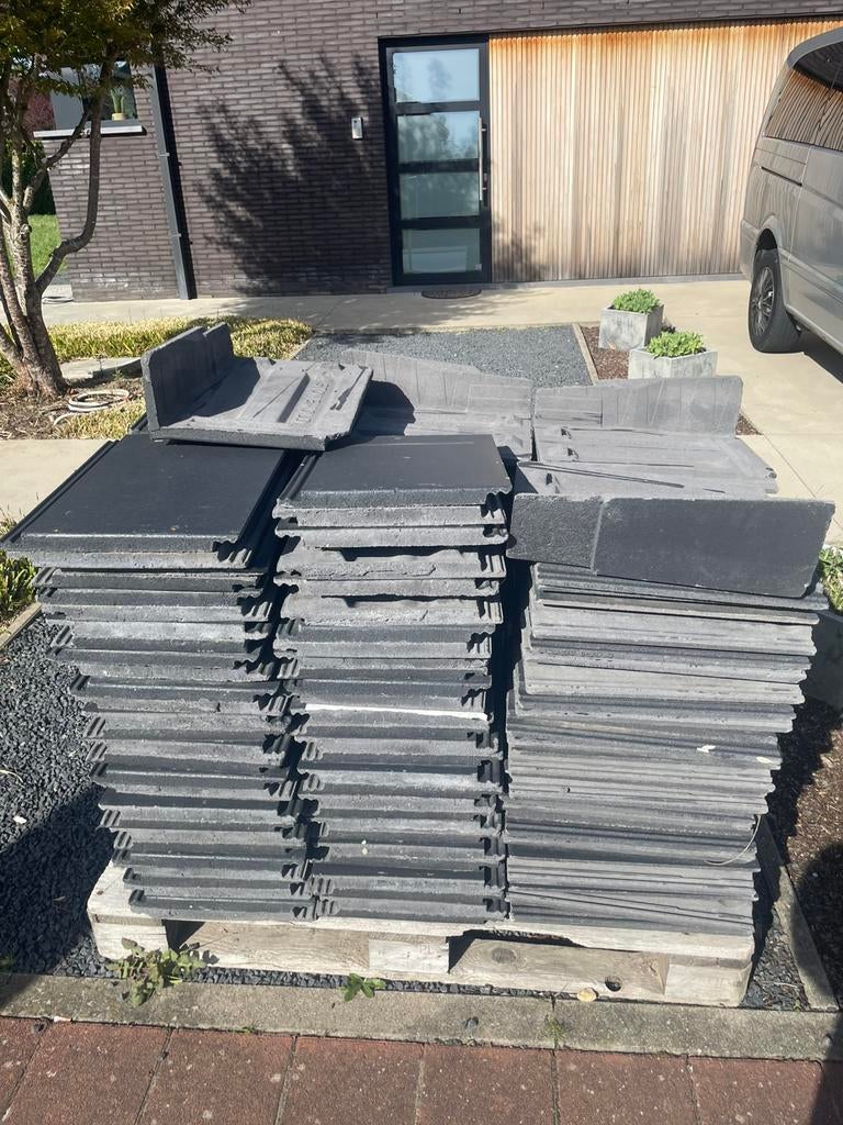 GRATIS ophalen; pallet dakpannen RBB, Ophalen, Nieuw, Zwart, Dakpannen