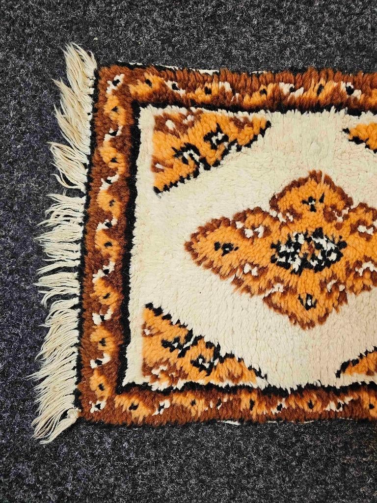 Klein vintage tapijt 44/35 cm, Huis en Inrichting, Ophalen of Verzenden, Gebruikt, Meerkleurig, Vintage